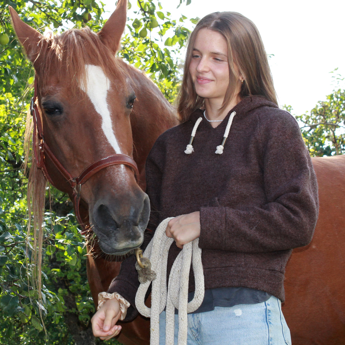 Hoodie "Embrace Me" – Farbe "Touch Of Oak"