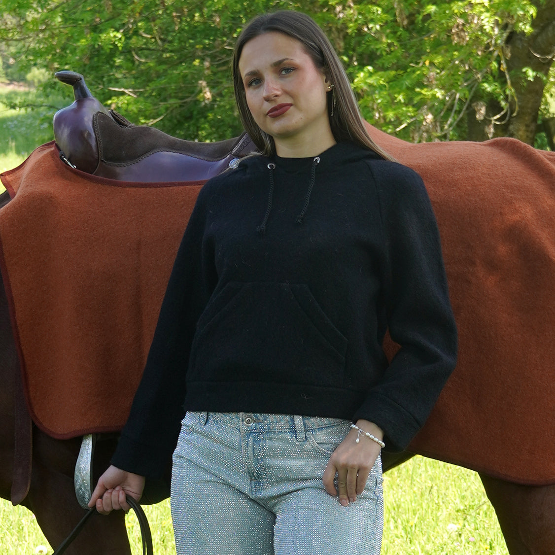 Hoodie "Embrace Me" –Farbe "Black And All Black"